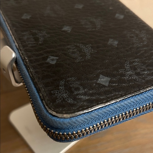 MCM | Visetos zip-around long wallet. - Picture 9 of 9